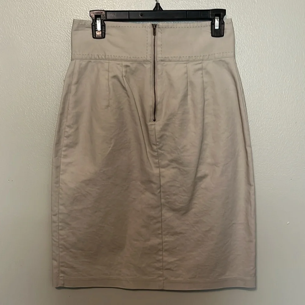 WORTHINGTON mid length tan skirt back zipper womens size 6 cotton/spandex